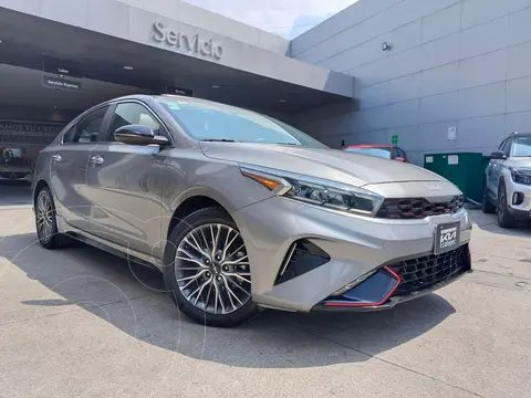 Kia Forte Sedan 2.0L GT Line Aut usado (2022) color Gris precio $330,000