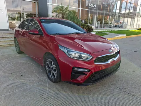 Kia Forte Sedan GT usado (2021) color Rojo Cobrizo financiado en mensualidades(enganche $56,760 mensualidades desde $6,904)