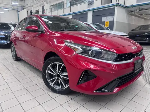 Kia Forte Sedan 2.0L EX Aut usado (2022) color Rojo precio $305,000