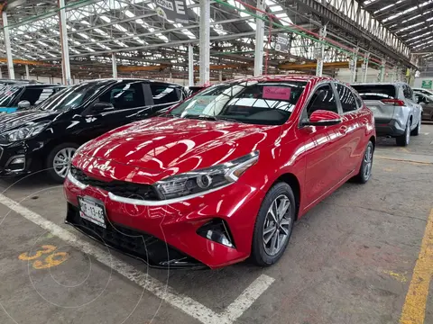 Kia Forte Sedan 1.6L GT Aut usado (2022) color Rojo financiado en mensualidades(enganche $90,000 mensualidades desde $7,250)
