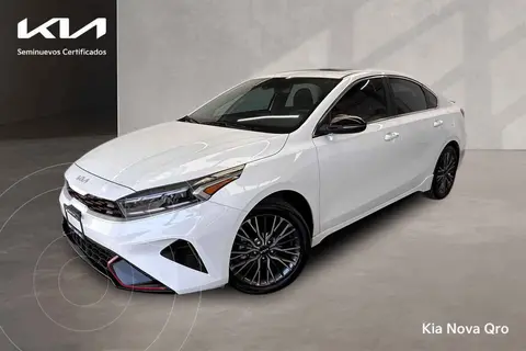 Kia Forte Sedan 2.0L GT Line Aut usado (2024) color Blanco financiado en mensualidades(enganche $120,718 mensualidades desde $10,363)