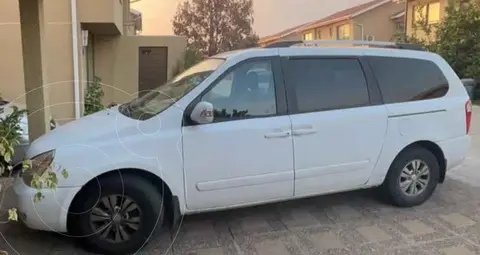 Kia Grand Carnival 2.2 EX Full Diesel Limited usado (2013) color Blanco precio $11.750.000