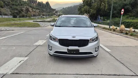 Kia Grand Carnival 3.3L EX Aut usado (2018) color Plata precio $16.990.000