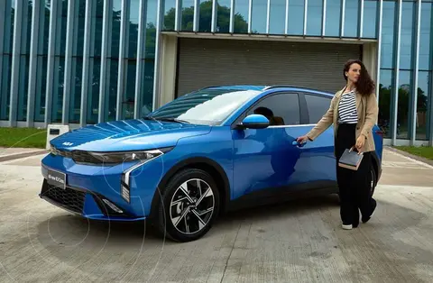 KIA K3 Cross GT-Line usado (2025) color Azul precio u$s26.900