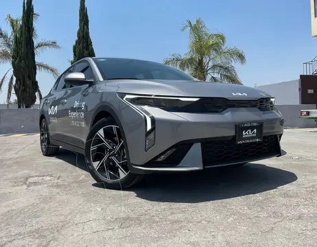 Kia K3 GT Line usado (2024) color Gris precio $435,900