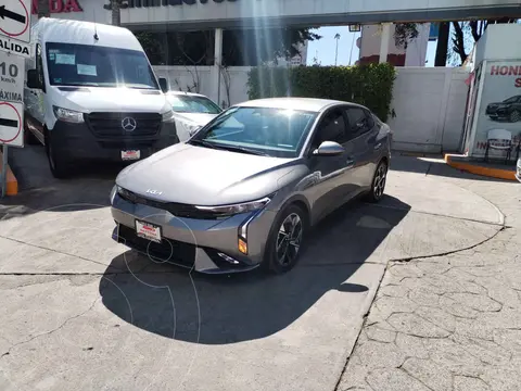 Kia K3 GT Line usado (2024) color Gris precio $368,000