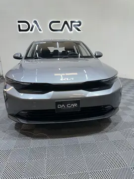 Kia K3 L usado (2024) color Gris precio $286,000