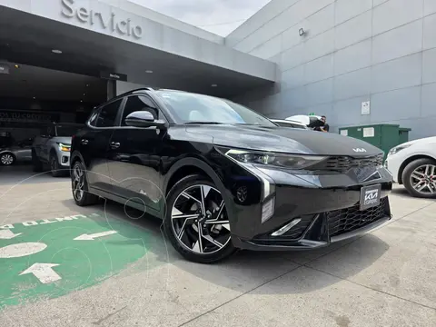 Kia K3 GT Line usado (2024) color Negro financiado en mensualidades(enganche $89,604 mensualidades desde $10,310)