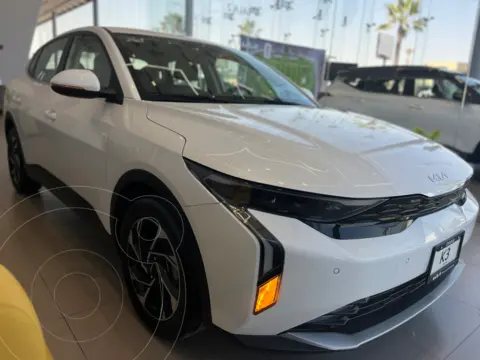 Kia K3 EX Pack usado (2024) color Blanco Nieve Perla precio $363,000