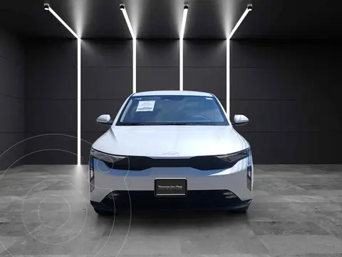 Kia K3 LX Aut usado (2026) color Blanco financiado en mensualidades(enganche $70,762 mensualidades desde $8,066)