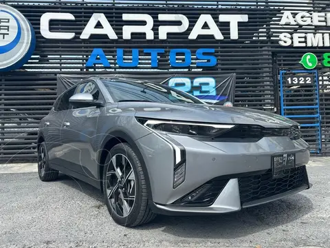 Kia K3 GT Line usado (2025) color Gris financiado en mensualidades(enganche $94,380 mensualidades desde $9,836)