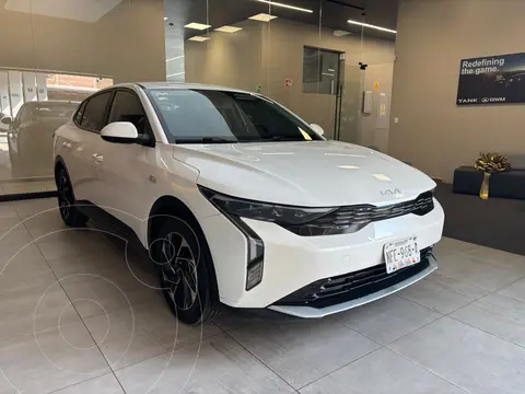 Kia K3 EX usado (2024) color Blanco precio $315,900