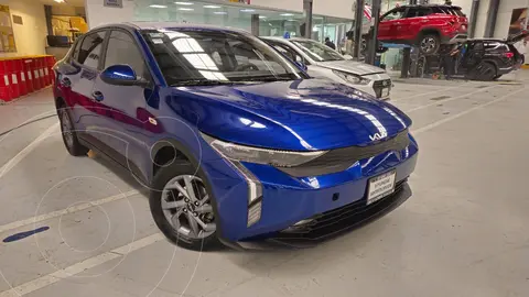 Kia K3 LX Aut usado (2024) color Azul precio $315,900