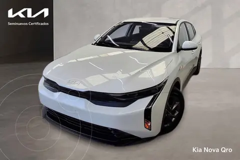 Kia K3 LX Aut usado (2024) color Blanco financiado en mensualidades(enganche $84,202 mensualidades desde $7,228)