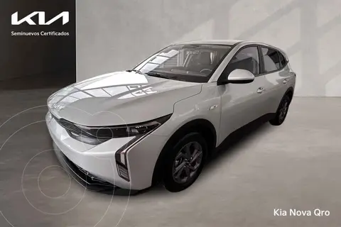 Kia K3 LX usado (2024) color Plata financiado en mensualidades(enganche $84,202 mensualidades desde $7,228)