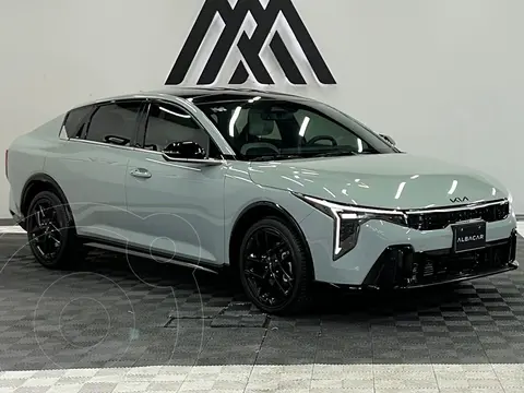 Kia K4 Sedan GT Line Turbo Aut usado (2026) color Gris precio $479,999