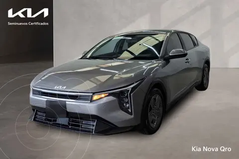Kia K4 Sedan L Aut usado (2025) color Gris precio $370,000