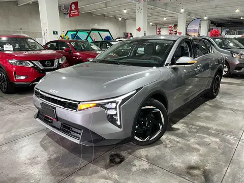 Kia K4 Sedan EX Aut usado (2025) color Gris financiado en mensualidades(enganche $118,538 mensualidades desde $9,068)