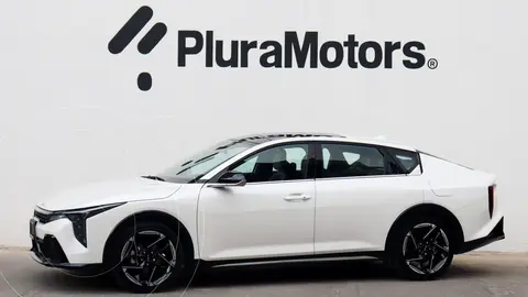 Kia K4 Sedan GT Line Turbo Aut usado (2025) color Blanco financiado en mensualidades(enganche $104,500 mensualidades desde $8,904)