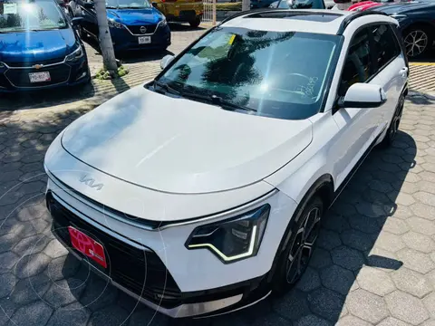 Kia Niro HEV EX usado (2023) color Blanco financiado en mensualidades(enganche $114,756 mensualidades desde $10,193)