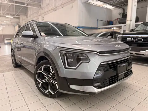 Kia Niro 1.6L EX usado (2024) color Gris Oscuro precio $539,900