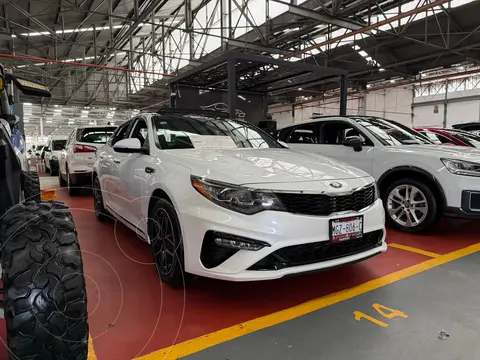 Kia Optima 2.0L Turbo SXL usado (2019) color Blanco Perla financiado en mensualidades(enganche $73,000 mensualidades desde $6,500)