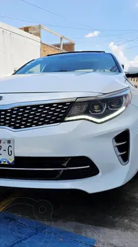 Kia Optima 2.0L Turbo GDI SXL usado (2017) color Blanco precio $230,000