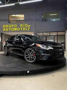 Kia Optima 2.0L Turbo GDI SXL usado (2019) color Negro precio $298,000