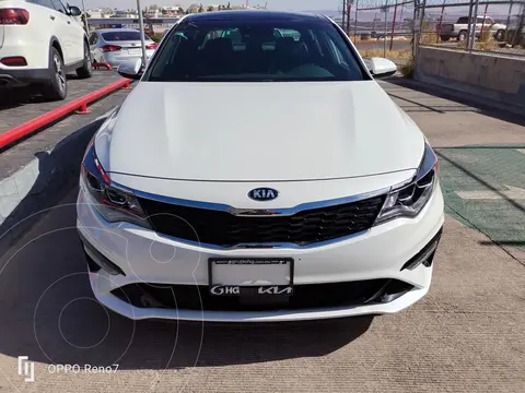 Kia Optima 2.0L Turbo SXL usado (2020) color Blanco financiado en mensualidades(enganche $110,484 mensualidades desde $11,869)