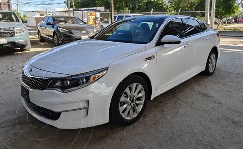 Kia Optima 2.4L GDI EX Pack usado (2018) color Blanco Perla precio $215,000