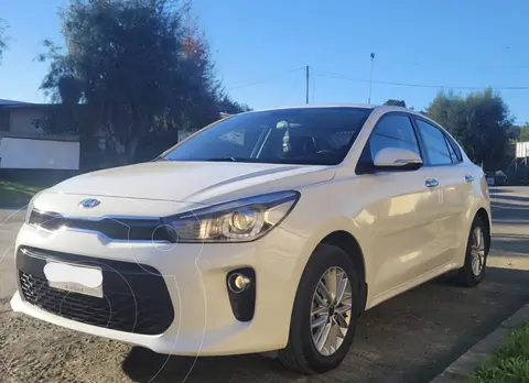 Kia Rio 4 C 1.4L EX Full usado (2019) color Blanco precio $9.500.000