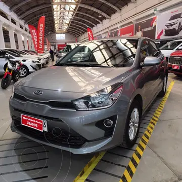 Kia Rio 4 C 1.4L EX Full usado (2022) color Gris precio $10.990.000