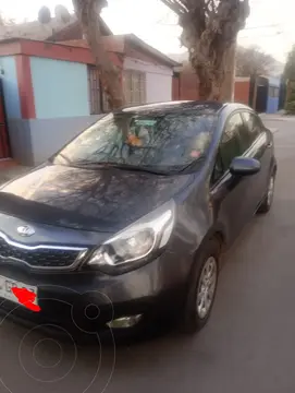 Kia Rio 4 EX 1.4L Ac usado (2014) color Gris Oscuro precio $5.800.000