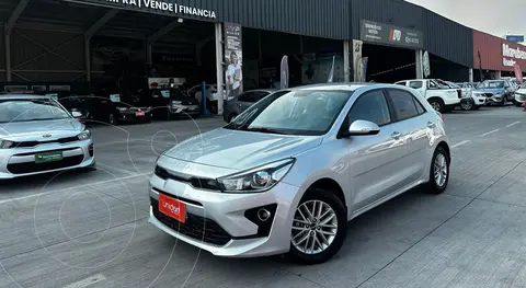 Kia Rio 5  1.4L EX CI Full  Aut usado (2022) color Plata financiado en cuotas(pie $2.750.000)