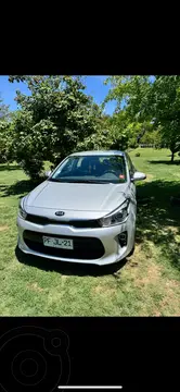 Kia Rio 5  1.4L EX CI Full usado (2021) color Plata precio $11.800.000