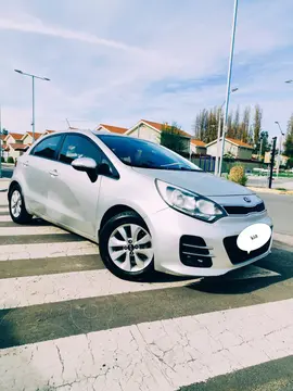 Kia Rio 5  EX 1.4L Sport usado (2016) color Gris precio $7.000.000