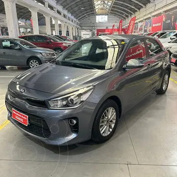 Kia Rio 5  1.4L EX Plus Aut usado (2018) color Gris precio $9.890.000