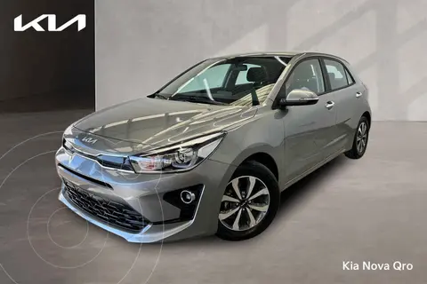 Kia Rio Hatchback EX Aut usado (2023) color Gris financiado en mensualidades(enganche $94,012 mensualidades desde $8,070)