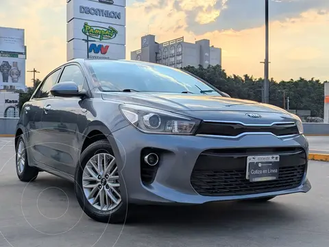 Kia Rio Hatchback EX usado (2020) color Gris financiado en mensualidades(enganche $79,336 mensualidades desde $3,408)
