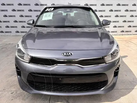 Kia Rio Hatchback EX Pack Aut usado (2018) color Gris Oscuro precio $275,000