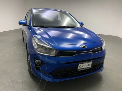 Kia Rio Hatchback LX usado (2021) color Azul financiado en mensualidades(enganche $30,000 mensualidades desde $7,400)