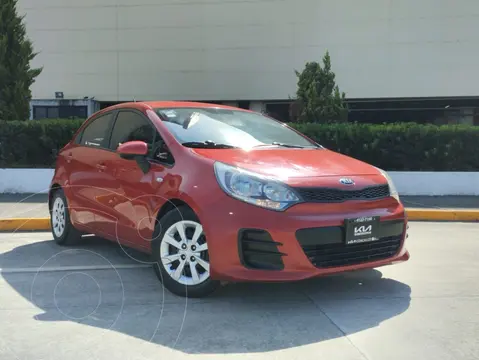 Kia Rio Hatchback LX usado (2017) color Rojo precio $199,800