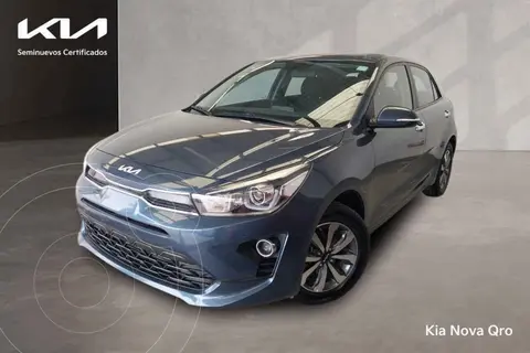 Kia Rio Hatchback EX usado (2022) color Azul precio $300,000