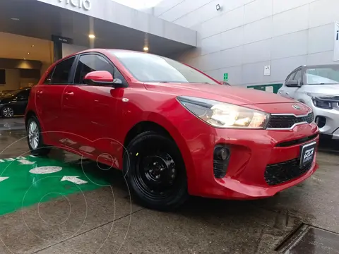 Kia Rio Hatchback LX Aut usado (2018) color Rojo precio $220,000
