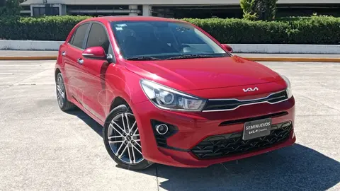 Kia Rio Hatchback EX Pack Aut usado (2023) color Rojo financiado en mensualidades(enganche $68,354 mensualidades desde $7,865)
