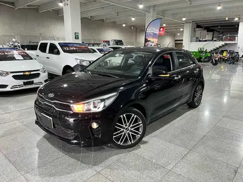 Kia Rio Hatchback EX Pack Aut usado (2019) color Negro financiado en mensualidades(enganche $81,478 mensualidades desde $6,233)