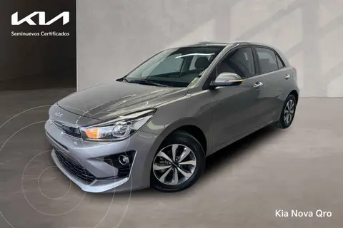 Kia Rio Hatchback EX usado (2023) color Gris precio $310,000