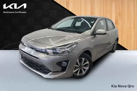 Kia Rio Hatchback LX usado (2023) color Gris financiado en mensualidades(enganche $87,200 mensualidades desde $7,486)