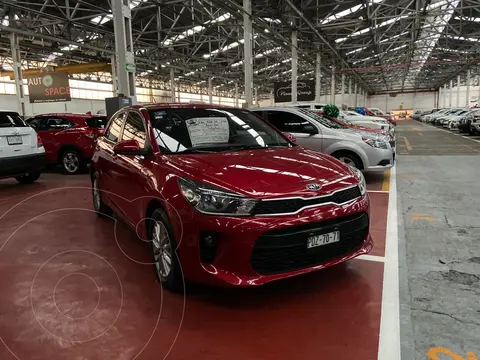 Kia Rio Hatchback LX Aut usado (2018) color Rojo Fuego financiado en mensualidades(enganche $75,000 mensualidades desde $6,500)