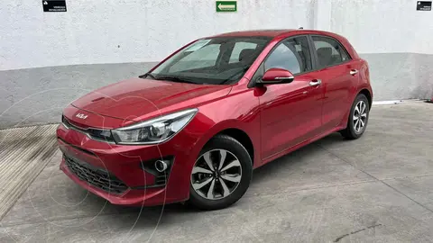 Kia Rio Hatchback EX usado (2022) color Rojo precio $309,000